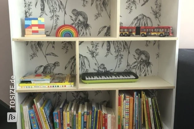 Children's books/play cupboard made by Koen