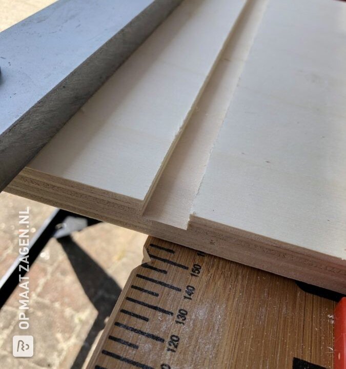 Kinder boeken/speelkast gemaakt door Koen