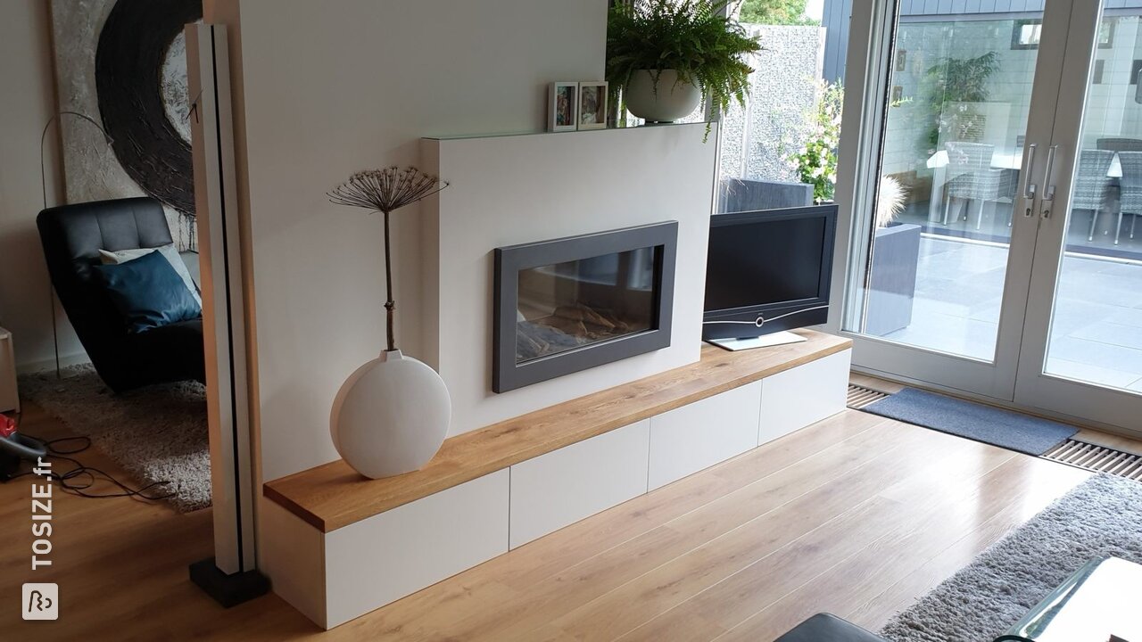 Meuble TV autour de la cheminée, par René - TOSIZE.fr