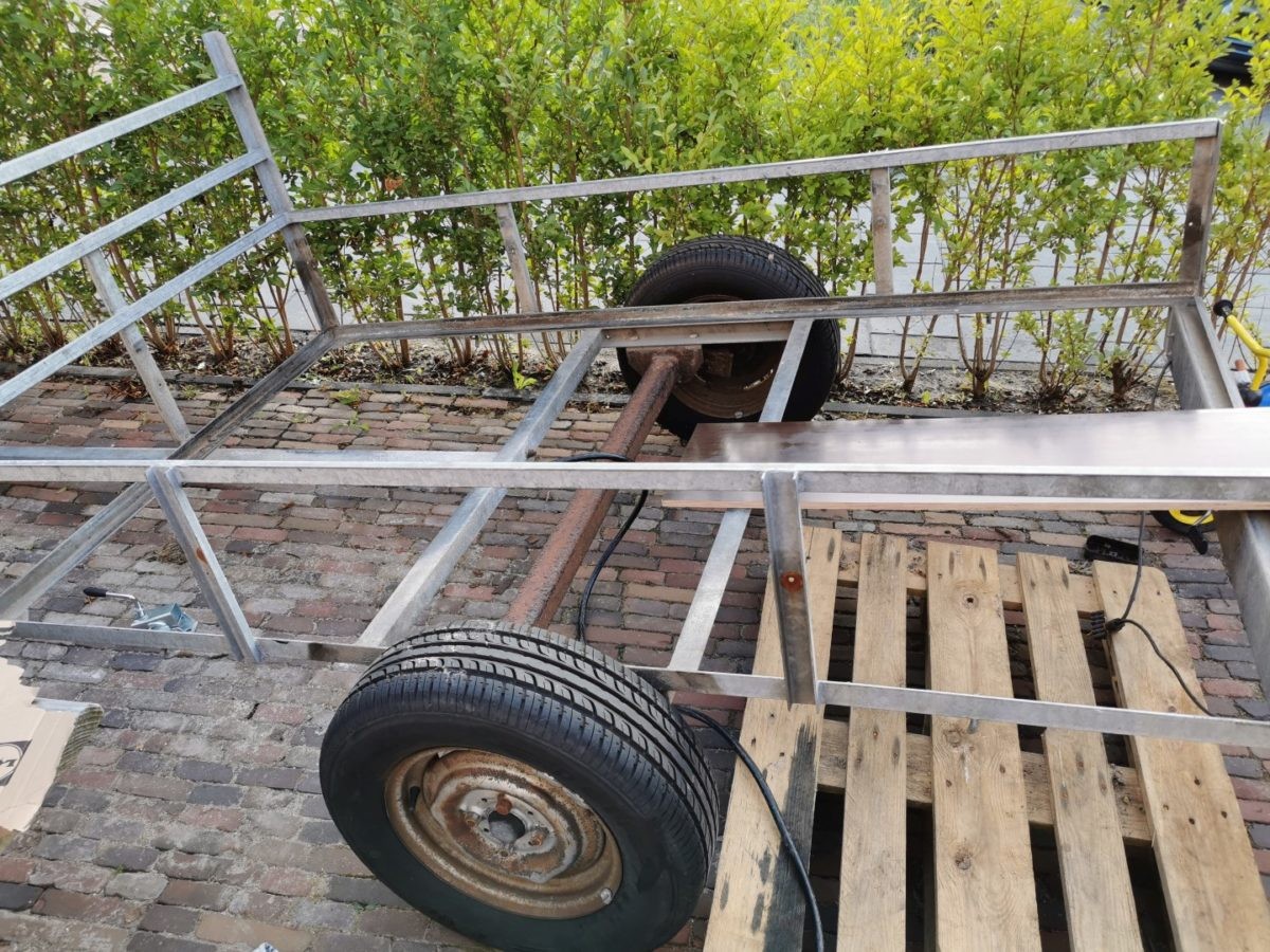 Gezichtsveld constant beroerte Aanhangwagen restauratie met betonplex - OPMAATZAGEN.nl