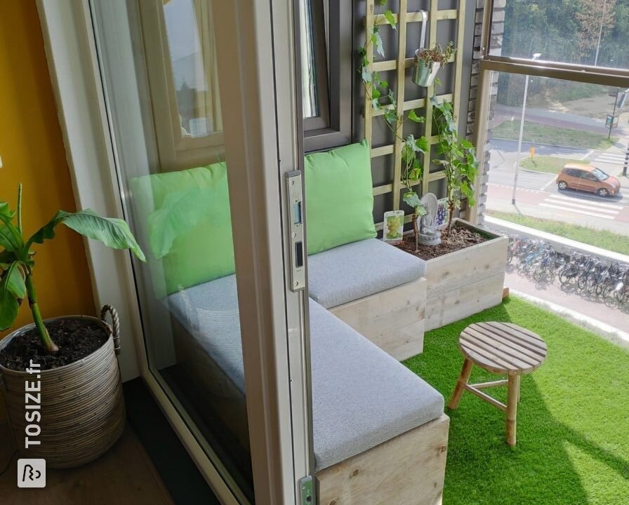Banc et jardinière pour le balcon, par Oskar