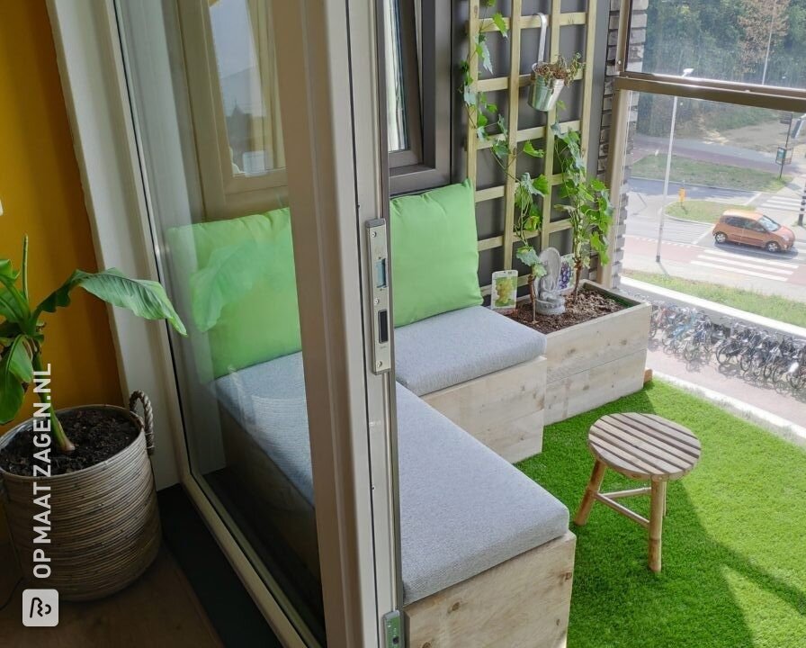 Bank en plantenbak voor op balkon, door Oskar