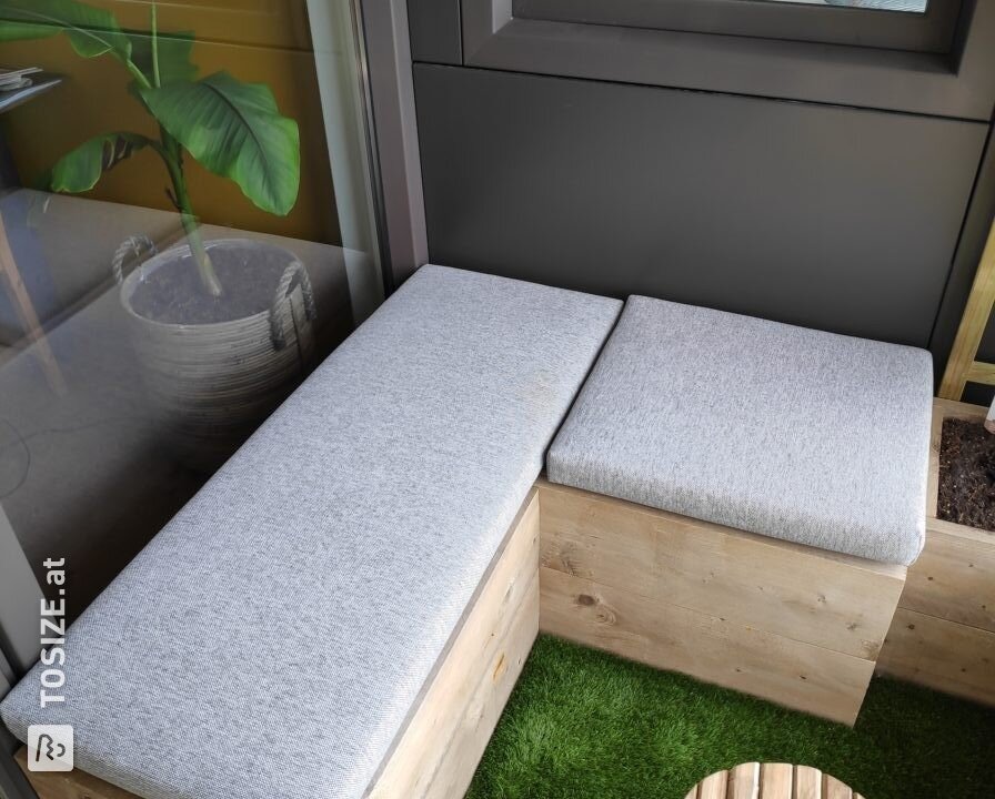Pflanzgefäß und maßgeschneiderte Bank für Ihren Balkon