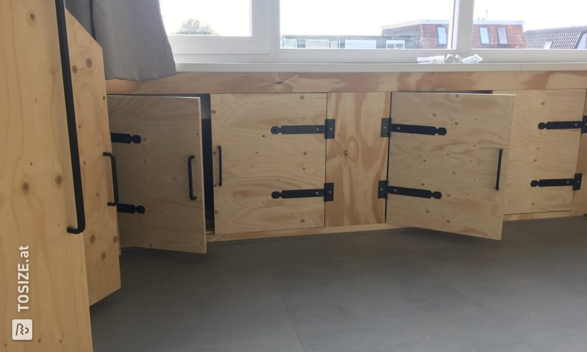 Dachbodenschrank von Underlayment Fins Vuren, von Biem