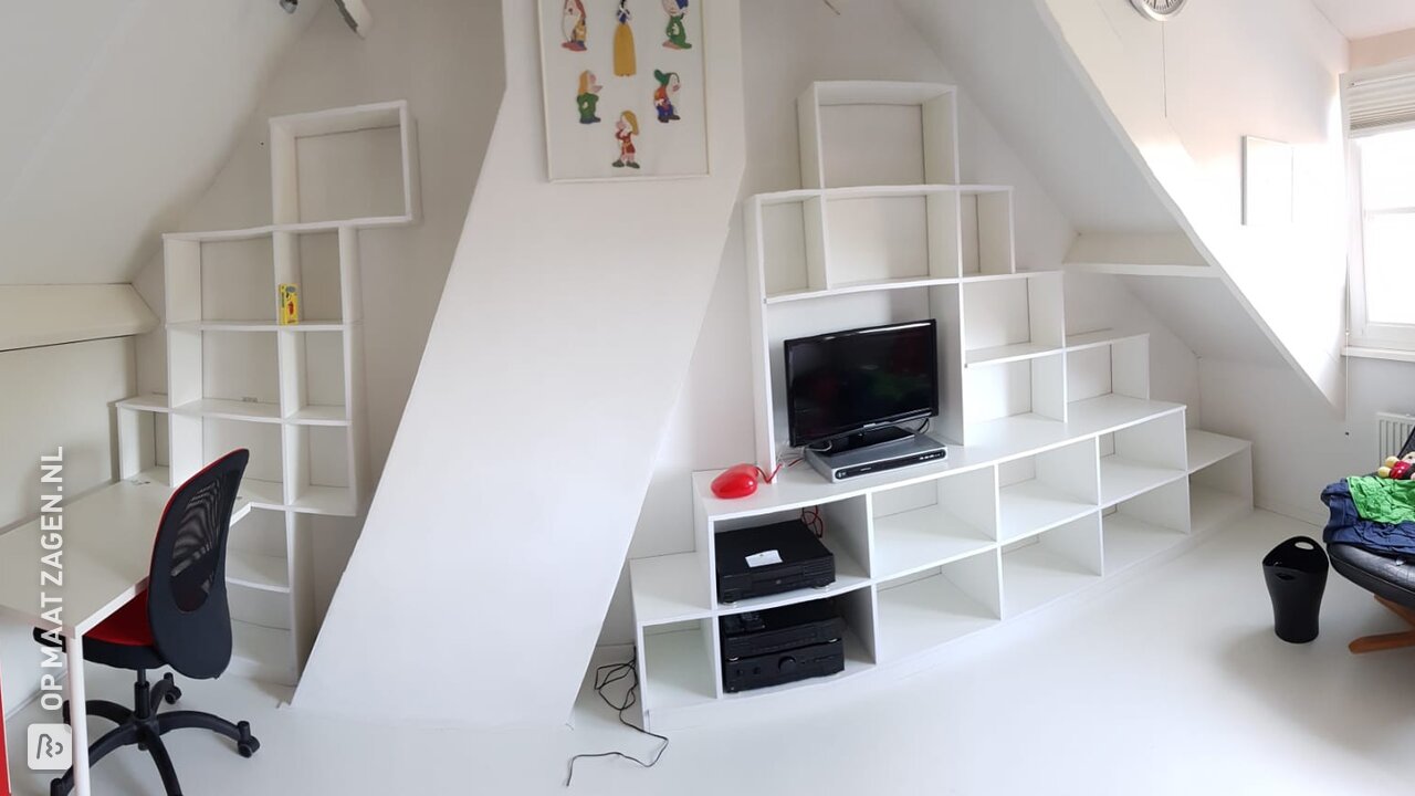 Eigen ontwerp boekenkast voor een boekenliefhebster, door Erno