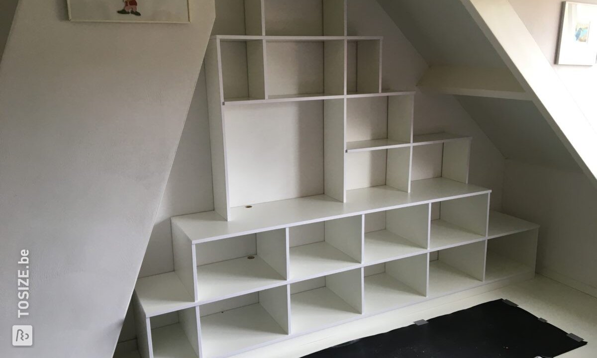 Eigen ontwerp boekenkast voor een boekenliefhebster, door Erno