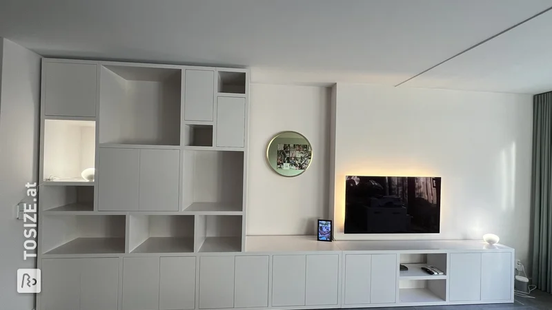 Gestalten Sie Ihren eigenen einzigartigen Wandschrank und TV-Schrank von Daisy