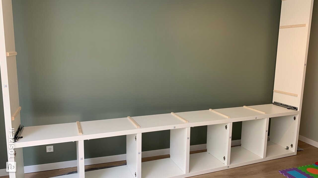 Armoire murale avec beaucoup d'espace de rangement TOSIZE.fr