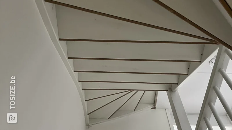 Projet DIY : Un escalier fermé en MDF 12 mm, par Rik