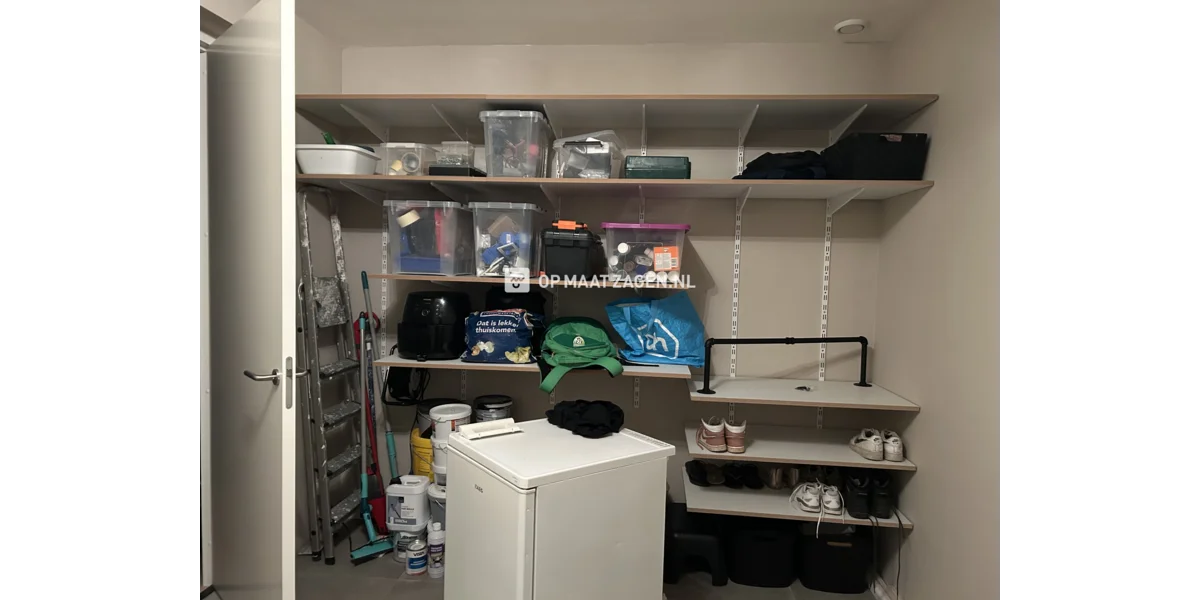 DIY Sliding Wardrobe Storage by Marina's Design OPMAATZAGEN.nl