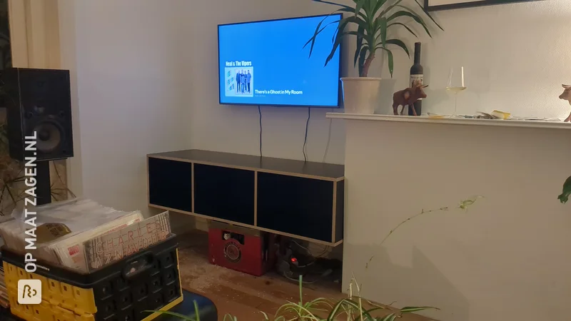 Make your own vinyl TV cabinet, by Tim