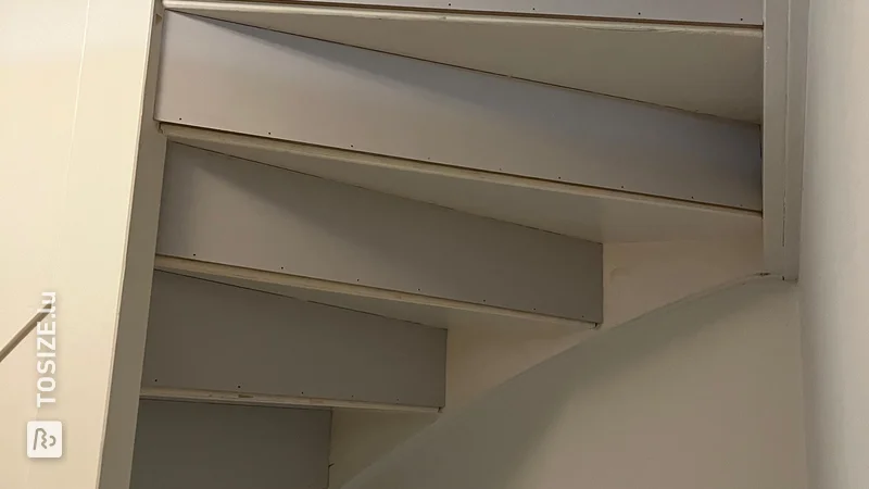 Rénovation d'escalier et remplacement de contremarche DIY, par Jaap