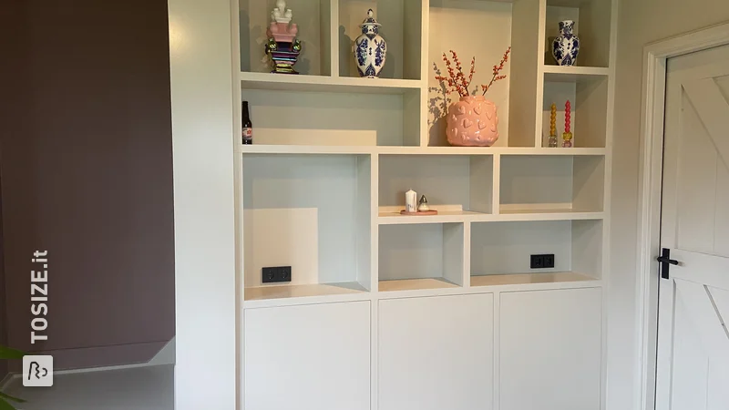 Create your own display cabinet with self-painted doors, by Aafke