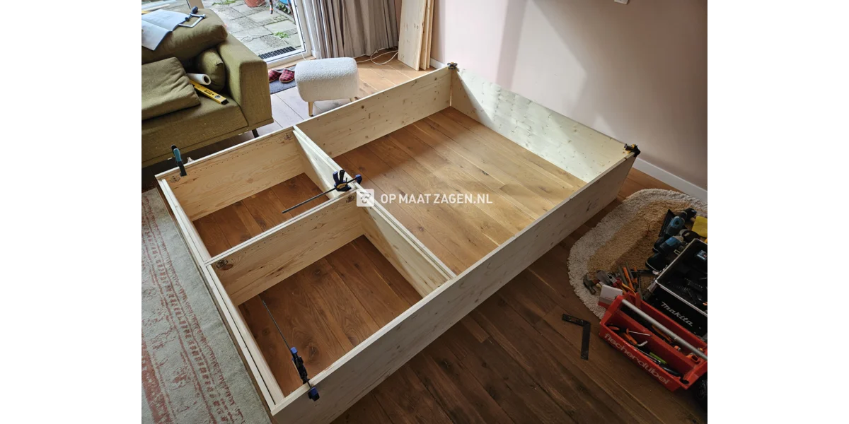 DIY Shelving Unit Pine Wood Living Room by Inez OPMAATZAGEN.nl