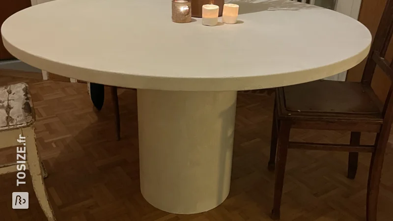 Create a beautiful round table with Stone-Art Paint, by Julius