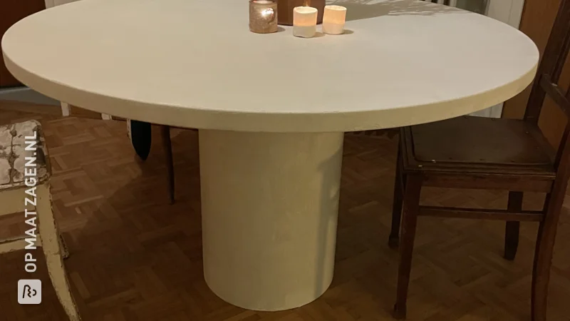 Creëer een prachtige ronde tafel met Stone-Art Verf, door Julius