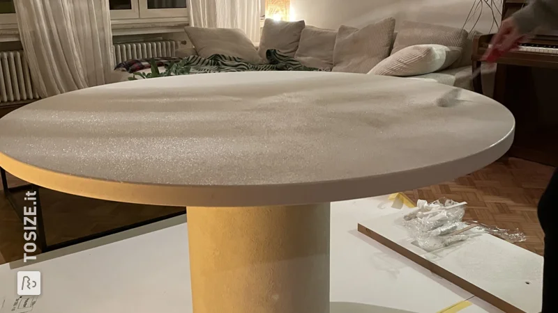 Crea una bellissima tavola rotonda con Stone-Art Paint, di Julius