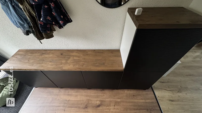 Mueble TV creativo IKEA Besta con panel de carpintería de roble, de Stefan