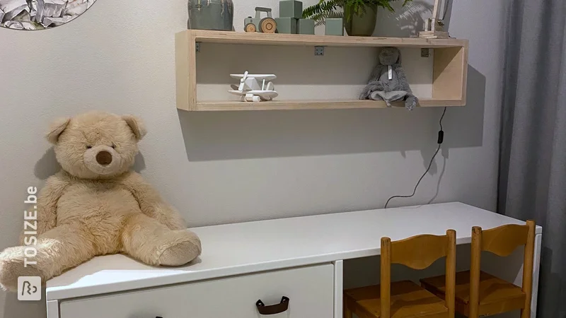 DIY project: kinderkamer make-over met IKEA bureau hacks, door Rick