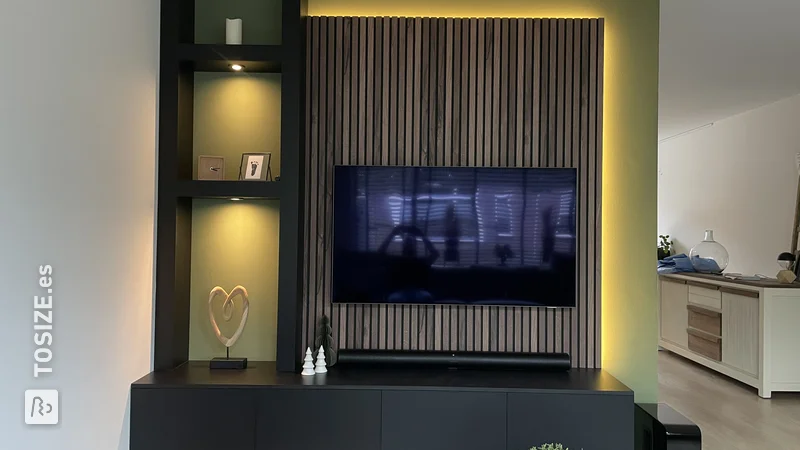 Crea tu propia pared de TV elegante con un mueble para TV negro, de Michael