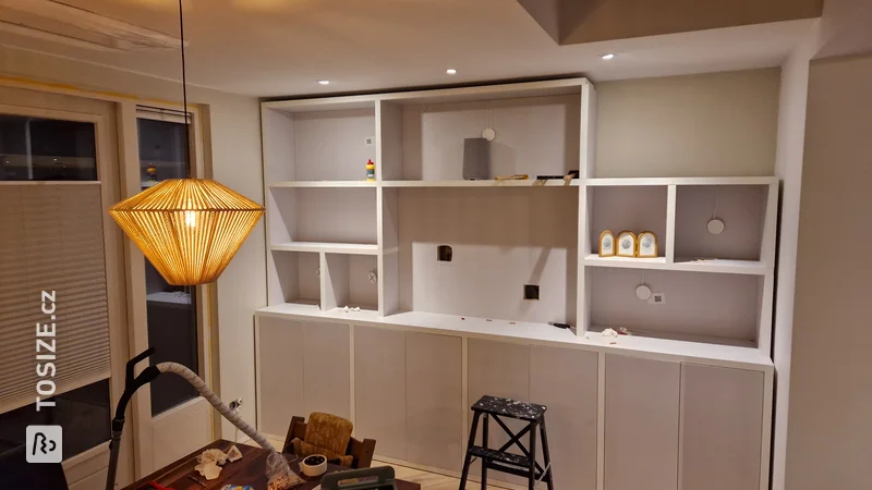 Wall-filling TV cabinet finished with Flexa Baked Biscuit, by Rob