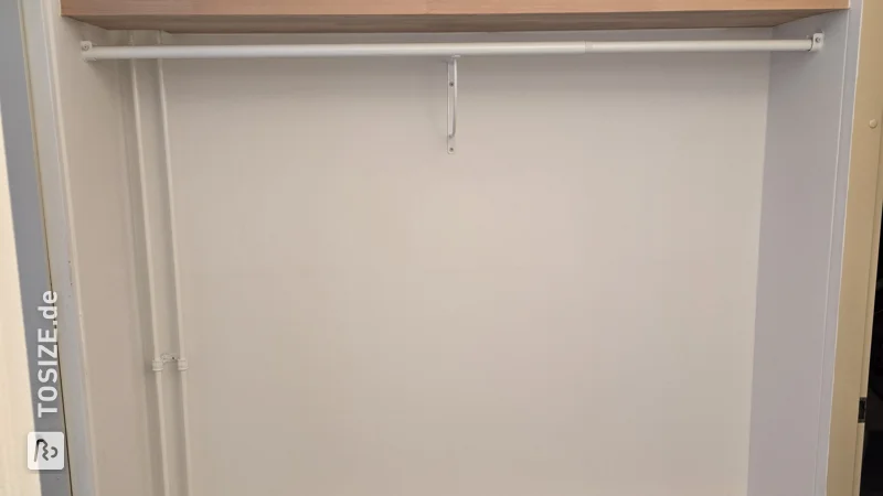 DIY-Garderobe mit Regalen für den Flur von Marcel