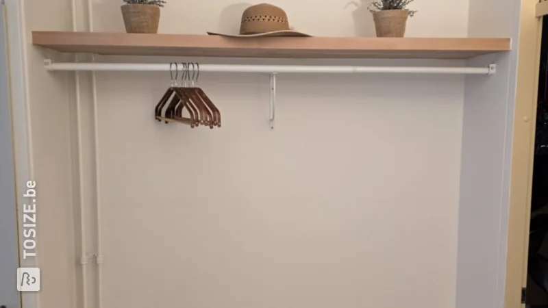 DIY coat rack with shelves for the hall, by Marcel