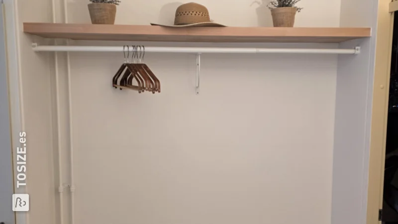 DIY coat rack with shelves for the hall, by Marcel