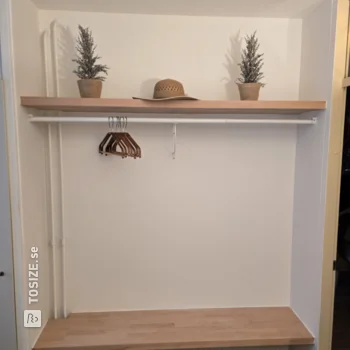 DIY coat rack with shelves for the hall, by Marcel