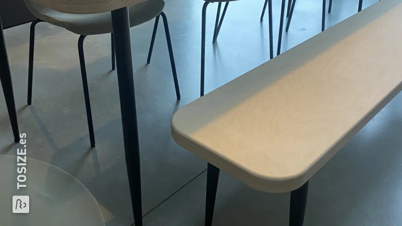 Crea una elegante mesa y banco de abedul contrachapado, de Koen