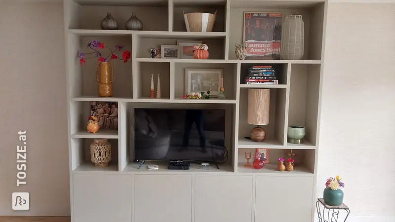 Stylish record cabinet and TV cabinet in one, by Jaap