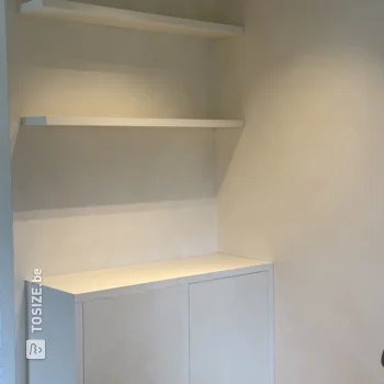 Armoire de bureau élégante au look béton, par Lissa