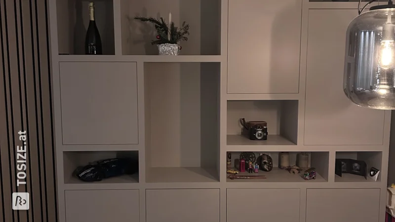 Einzigartiger Wandschrank für das Wohnzimmer von Anouk