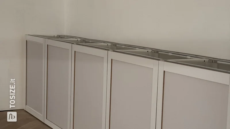 Crea la tua credenza unica con una base Ikea, di Denise