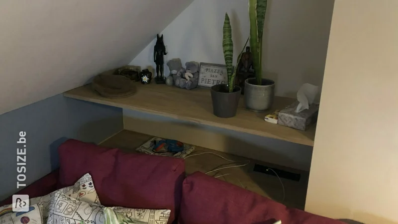 Pimp armoire existante IKEA + étagère entre 2 murs, par Mario