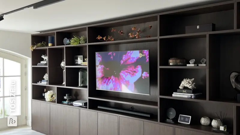 Stylish TV wall with Hue lighting, by Ricky