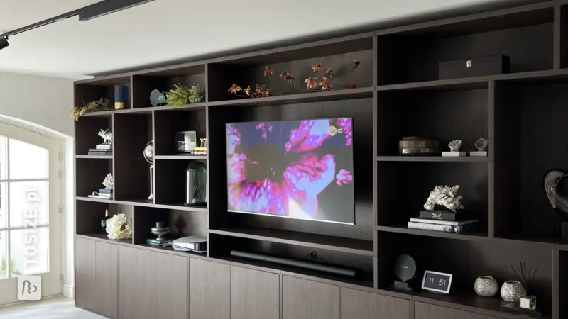 Stylish TV wall with Hue lighting, by Ricky