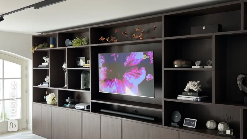 Stylish TV wall with Hue lighting, by Ricky