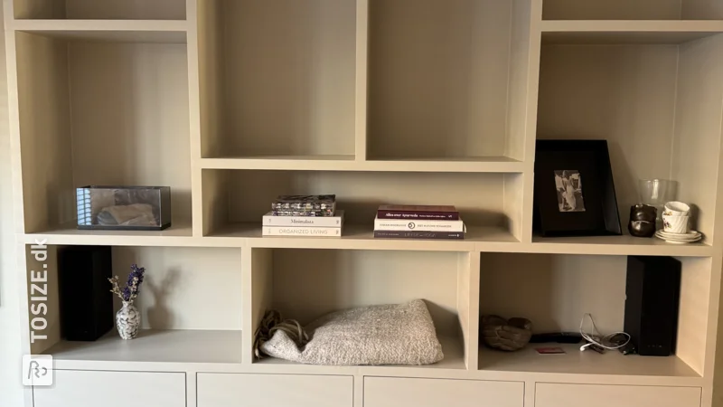 Stylish bookcase in the living room, by Robert