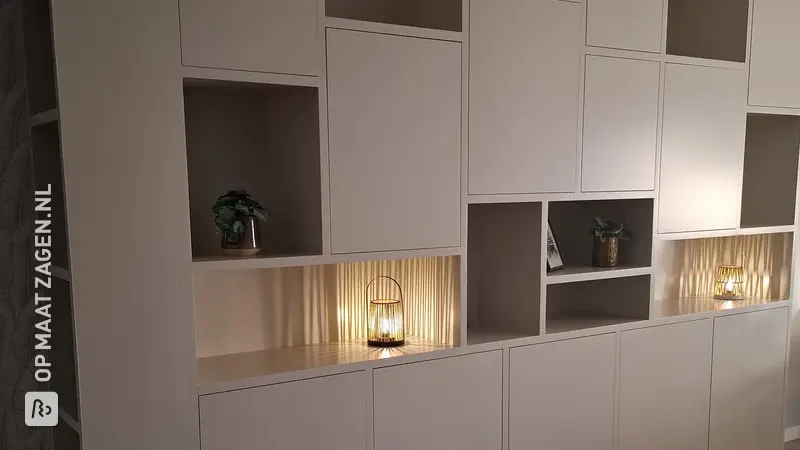 Woonkamerkast in Medina stijl, door Liza