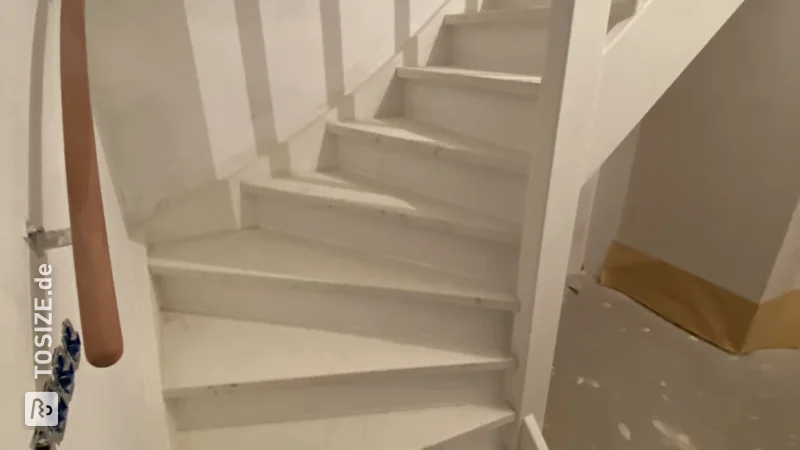 Closing stairs with risers, by Jesse