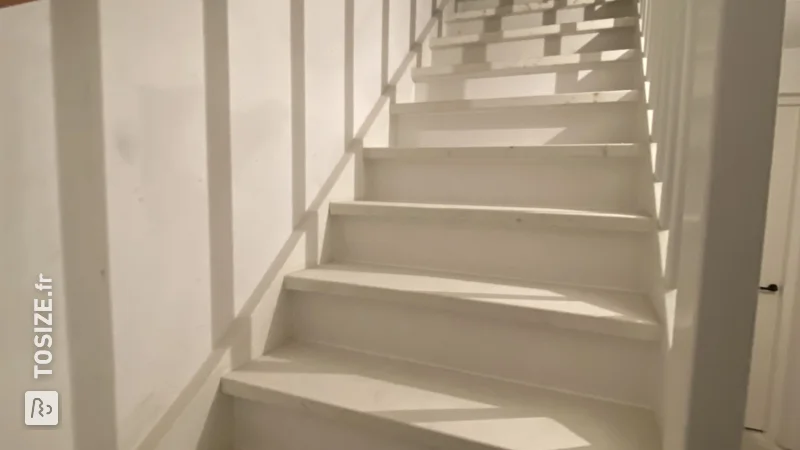 Closing stairs with risers, by Jesse