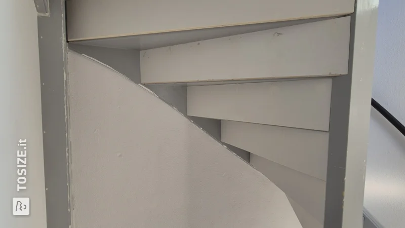 Closing stairs with stylish risers, by Michiel