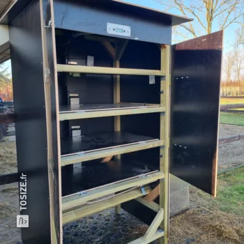 Practical Hay Feeder for Horses, by Brigit