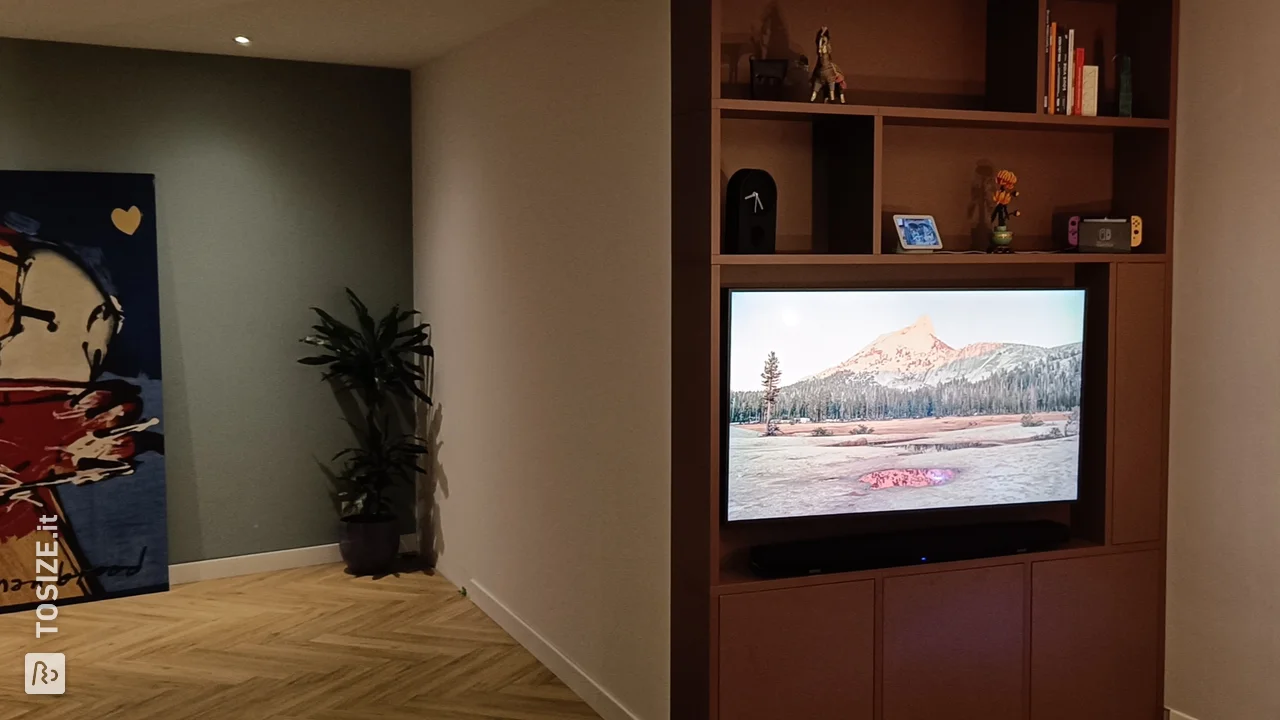 Elegante Cinemawall e scaffale per TV, di Gershon