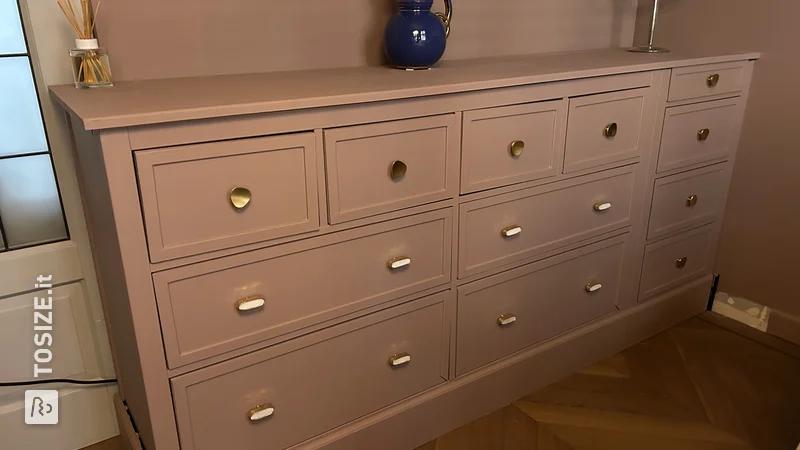 Ikea Hack: Credenza su misura con cassettiere Ikea, di Robin