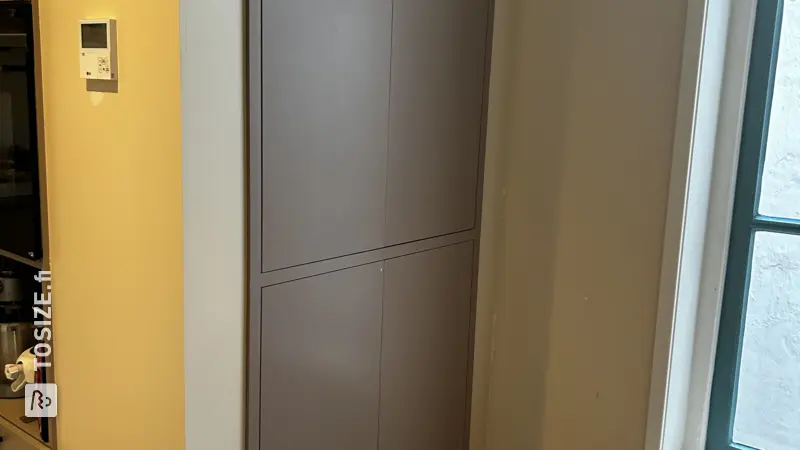 Custom made built-in cupboard dining room, by Jos
