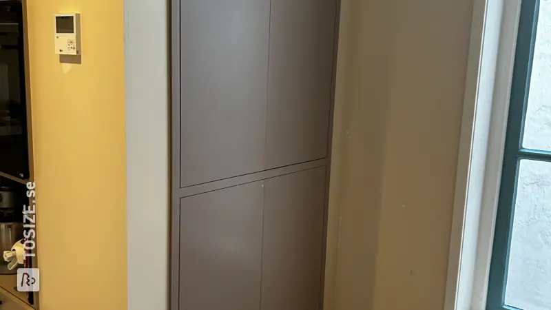 Custom made built-in cupboard dining room, by Jos