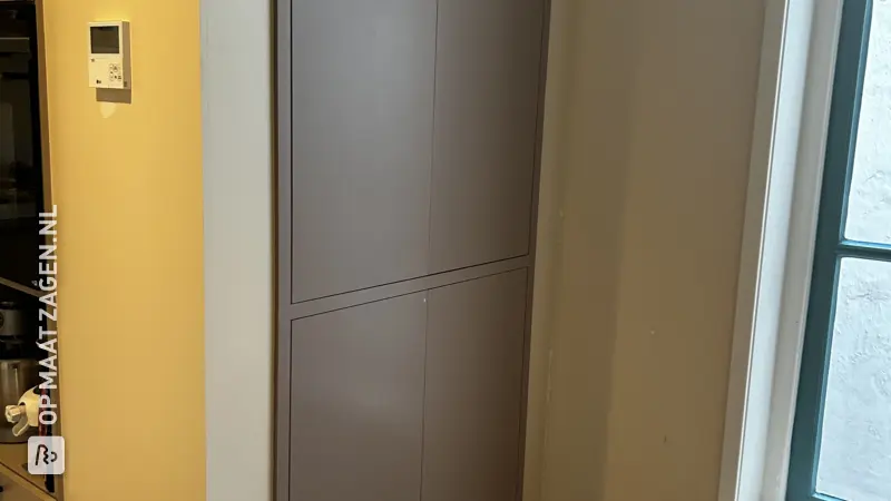 Op maat gemaakte inbouwkast eetkamer, door Jos