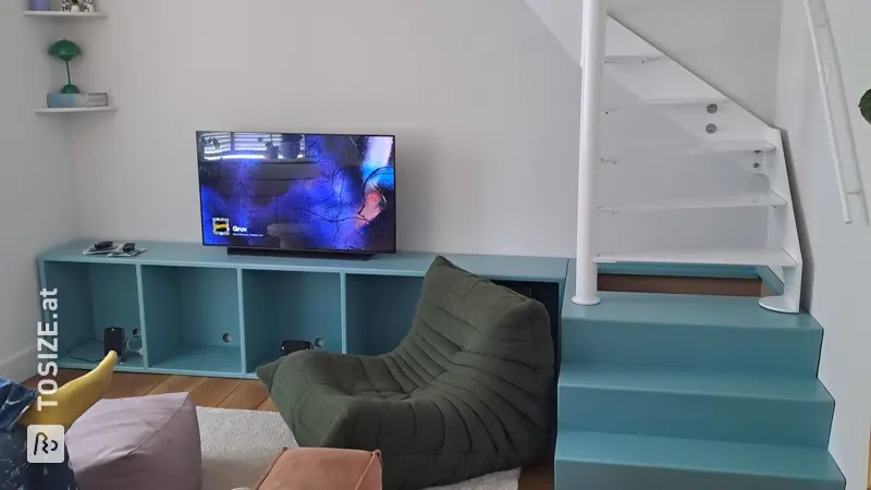 Stilvoller TV-Ständer in Pastell-Türkis von Jesse